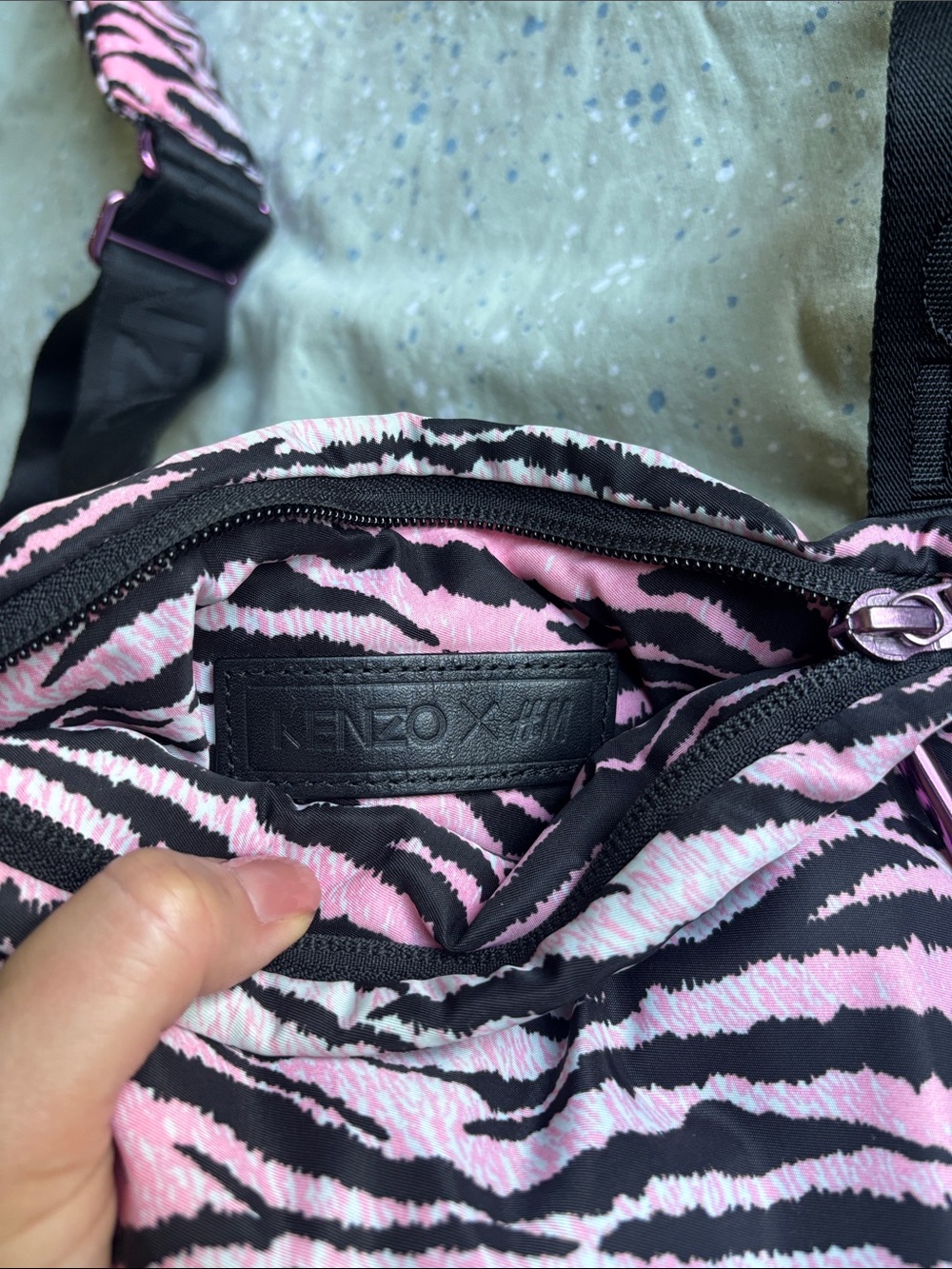 Kenzo for HM Pink Zebra Print Crossbody Bag with charms - Picture 3 of 4